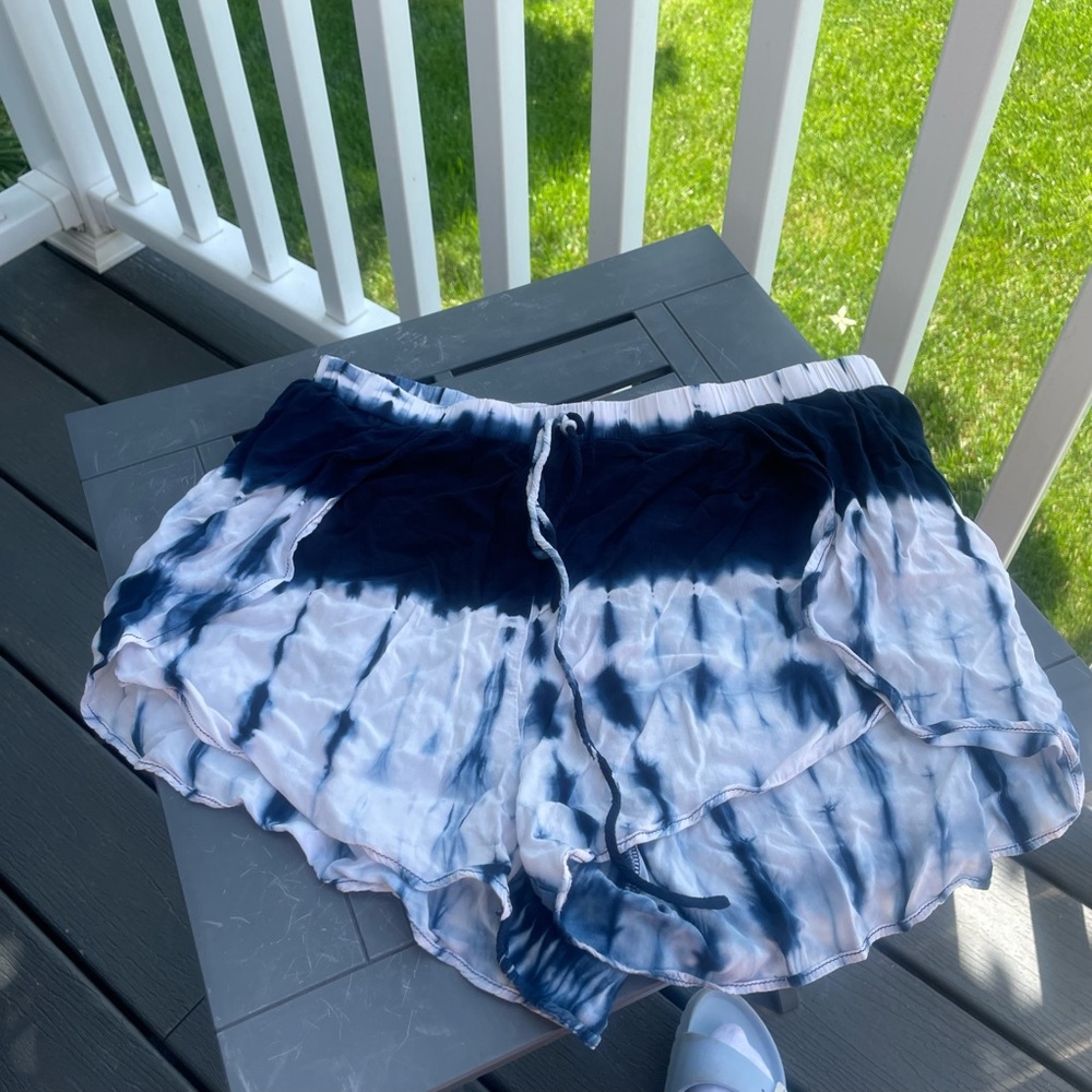 Juniors large lounge shorts tie dye